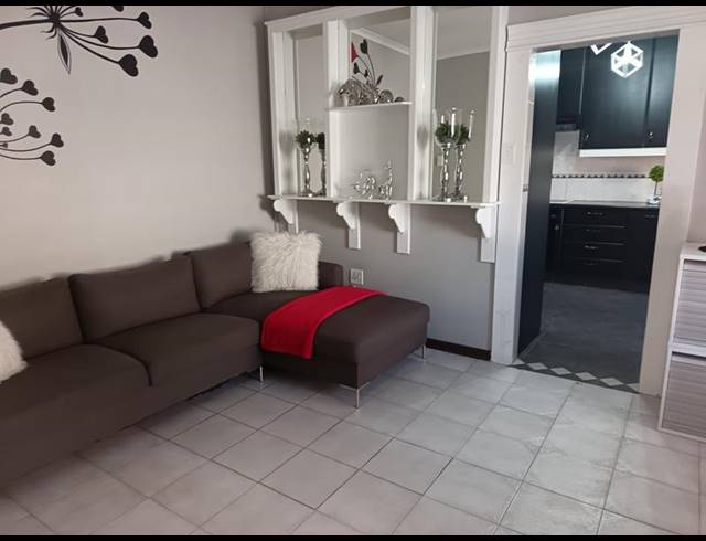 3 BEDROOM HOUSE FOR SALE IN SYMHURST